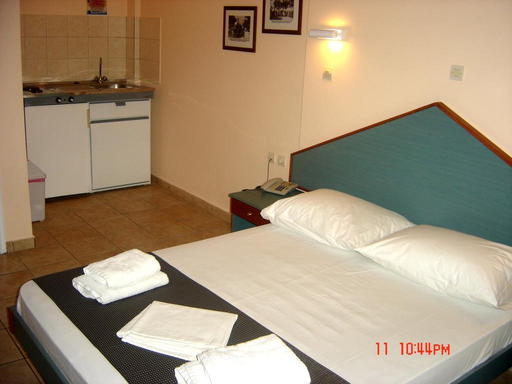 Filoxenia Apartments & Studios Теологос Номер фото